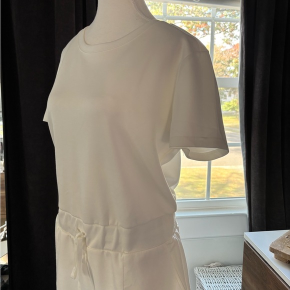 NWOT ! White Short Sleeve Romper - Picture 3 of 5